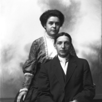 Dr. John Stowe and wife portraits: Photo 1