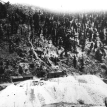 White Raven dump and shaft house near Ward in Boulder County, Colorado photograph, 1918