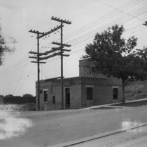 Public Service Company substation exterior photograph, 1924