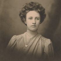 Pearl Hull photographs, [191-]-[192-]