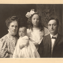 Friend family portraits, [190-]-[192-]: Photo 2