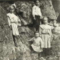 Rose and Pulliam Family Virtual Photograph Collection Children at play: Photo 3