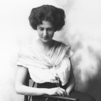 Una Ball portrait, [between 1911 and 1914]