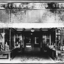 1910 and 1914 Broadway Street: Photo 2