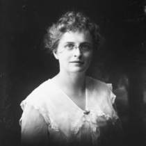 Dorothy E. Adams portrait [between 1916 and 1918]
