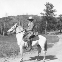 Augusta Mengedoht, 1930s: Photo  20
