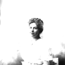 Margaret Borden portrait, [ca. 1908]