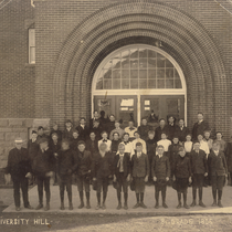 University Hill School 8th grade, 1906.
