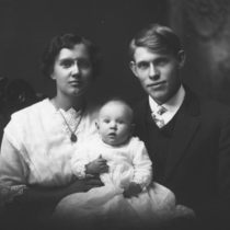 Alton W. Barnes and family portrait, [ca. 1914]