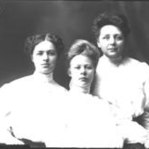 Mrs. Beckstrom, Helen, Marie, et. al portraits, [between 1904 and 1908]
