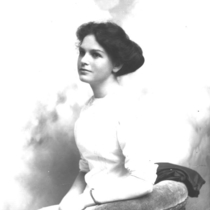 Lora Argue portrait, [1912 or 1913]