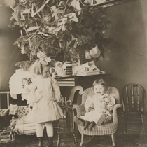 Anne and Edith Todd at Christmas photographs: Photo 4