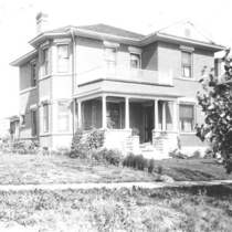 1033 13th Street photograph, [1900-1909]