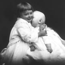 Nels Axelson's children portraits