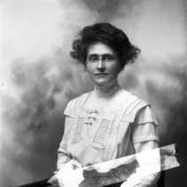 Maud Mary Wotring Raymond portrait