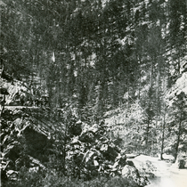Scenery photographs: page 20: Photo 1