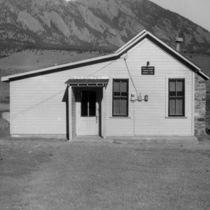 Eldorado Springs schoolhouse and school bus: Photo 3