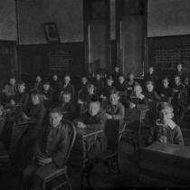 Mapleton School classroom interiors: Photo 4