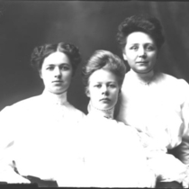 Mrs. Beckstrom, Helen, Marie, et. al portraits, [between 1904 and 1908]: Photo 1