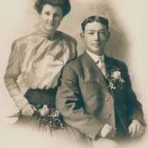 Holmes family, wedding portraits: Photo 1