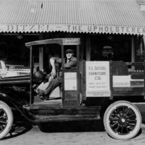 1910 and 1914 Broadway Street: Photo 4