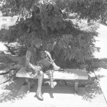 Statue of a girl reading