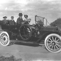 Black family in an automobile: Photo 1