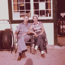 Automobile and Service Stations: Photo 4