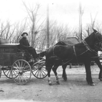Delivery wagons bakery: Photo 1 (S-2691)