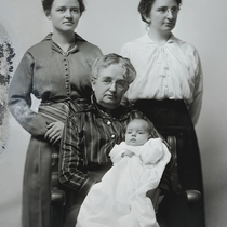 Duane Davis family virtual collection: Potter and Burdick family: Photo 1