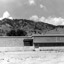 Foothill Elementary School photograph.