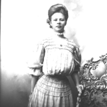 Mrs. Beckstrom, Helen, Marie, et. al portraits, [between 1904 and 1908]: Photo 2