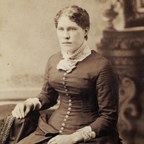 Emil and Louise (DeBacker) Neumeister family, portraits: Photo 2