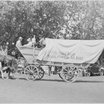 Fourth of July Prairie scooners and covered wagons, 1933: Photo 1