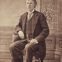 Friends of Lucy Davis Holmes, portraits: Photo 1