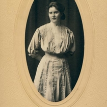 Lester and Ethel DeBacker, portraits: Photo 2
