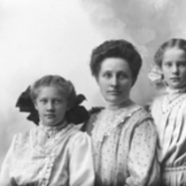 Ellen, Gladys, and Lena Yates portraits.
