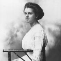 Nadine Barada portraits, [ca. 1910]