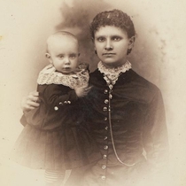 John and Lucy (Lyman) Davis family, portraits: Photo 3