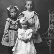 Three girls of Rev. Walker portrait