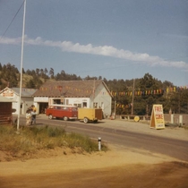 Automobile and Service Stations: Photo 11