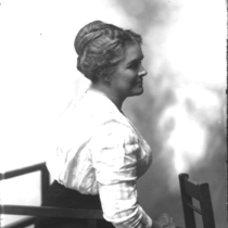 Irene G. Borden portrait, [ca. 1906]