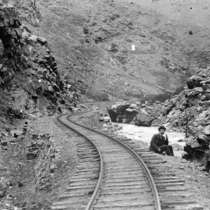 Railroad tracks Maxwell and Oliver flume in Boulder Canyon: Photo 1